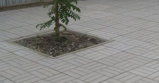 Качественная тротуарная плитка серого цвета в Горном-Алтайске в октябре