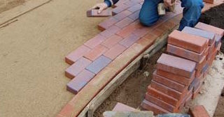 Установка тротуарной плитки в Горном-Алтайске - цена от 829 руб. за работу