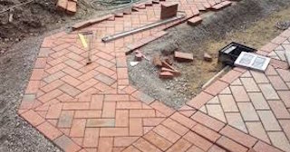 Укладка тротуарной плитки в Горном-Алтайске в октябре