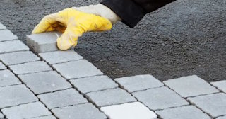 Укладка брусчатки в Горном-Алтайске - цена от 829 руб. за м2 | ТротуарнаяПлитка