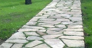Профессиональная укладка камня на дорожки в Горном-Алтайске в октябре