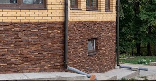 Наружная отделка фундамента в Горном-Алтайске от ТротуарнаяПлитка по цене от 933 руб.